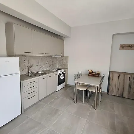 Irina's 6 Apartment *