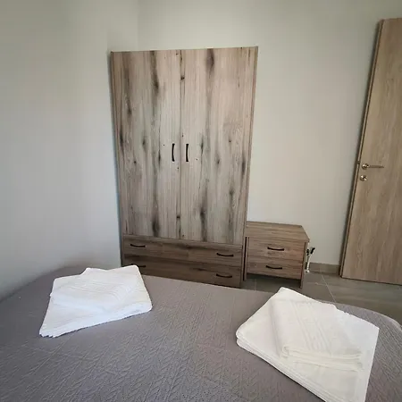 Irina's 6 Apartment *