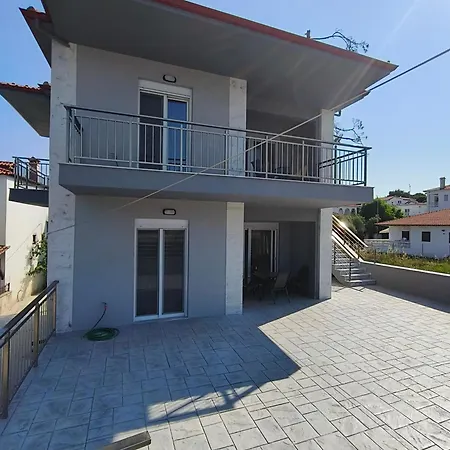 Irina's 6 Apartment *