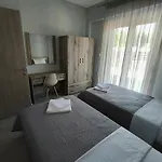 Irina's 6 Апартаменты *